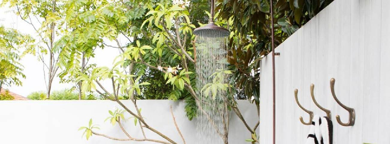 should-you-put-an-outdoor-shower-by-your-pool-blogimage2